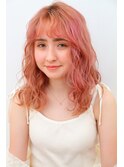 パーマ風ロングレイヤーブリーチピンク
