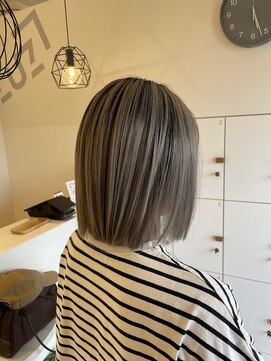 ルース(LUZ) シャドールーツ