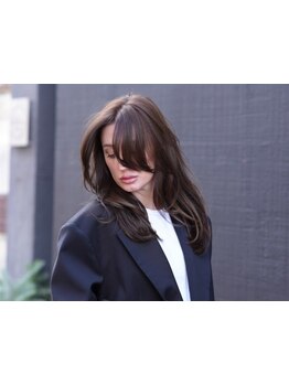 海外風レイヤーカットなら”Leverage”へ。毛先の動きまで計算して創る、あなただけのスタイルをご提案◎