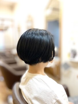 ヘアー グリーン(hair green) 30代40代50代/丸みショート/ブルーブラックカラー