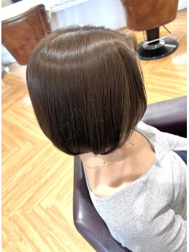 コワファースト させぼ五番街店(COIFF1RST) ミニボブ×オリーブベージュ