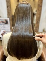 クオリア(QUALIA)&nbsp;艶ロングストレート×透明感ベージュ/縮毛矯正/髪質改善 柏