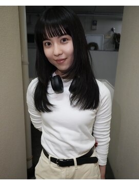 サヴィー(suvvy) ミディアム/レイヤーカット