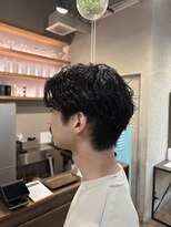 ハロ 蕨(HALO)&nbsp;メンズセンターパート×シャドウパーマ【阿部佑香】