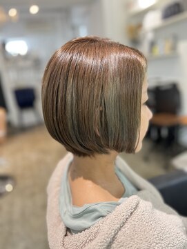 ツムグ 代官山店(TUMUGU) チョコラアッシュ白髪ぼかしナチュラルショートボブイメチェン