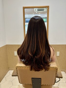 キュウ トゴシコウエン(CUE TOGOSHI-KOEN) ロングレイヤーカット/グラデーションカラー