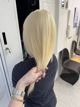 ペレ 渋谷(PELE) イメチェン/ホワイトブロンド/外ハネボブ/ワイドバング/渋谷