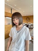 切りっぱなしボブ・オリーブベージュカラー