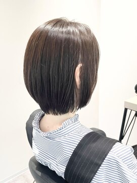 ストフ(stof) ショートカット/ショートボブ/オリーブカラー/レイヤーボブ