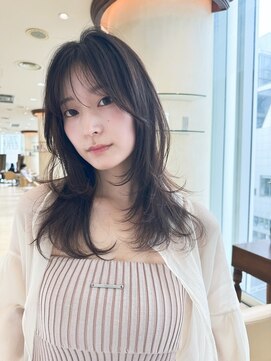 ザック ヴィ(ZACC  vie) レイヤーカット セミロング ワンカールくびれ