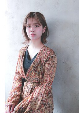 フィルドール(fild'or) 〈襟足浮きが気にならない〉レイヤーを入れたくびれミディアム