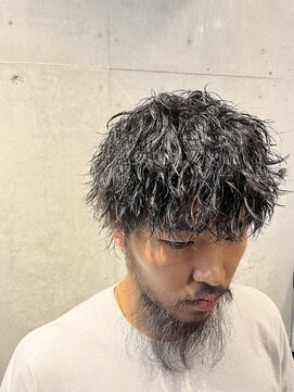 リベルテ グリット(Liberte Grit) 黒髪ベースメンズツイスパ◎自然な動き人気スタイルメンズパーマ