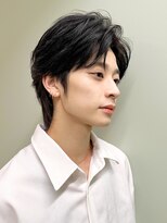 ヒトワ(hitowa)&nbsp;毛流れパーマ/フェザーパーマ/センターパート/黒髪/韓国風