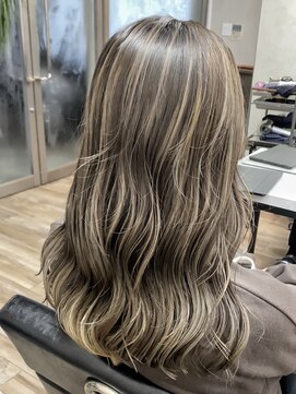 ヴィフ 大船(VIF) ナチュラルハイライト/ハイライトカラー/グレージュ/大船/大船駅