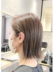 オシャレな伸ばしかけボブ