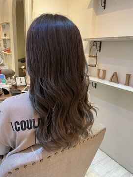 ナンバー ユアイロ 川崎(N° uairo) 【池田】透明感ウェーブ巻きスタイル