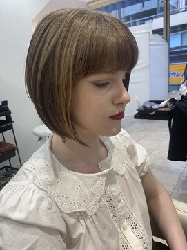 アッシュ 仙川店(Ash) 海外ヘア ショート 外国人風ボブ 前下がり 軟毛 クセ毛