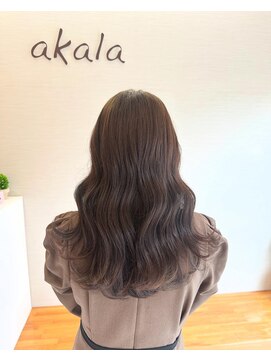 アカラ ヘアー akala ｈair マットベージュ