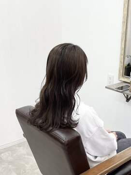 ホンネ(honne.) オリーブグレージュ×美髪