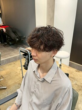 オゼル(OZEL) 【センターパートマッシュ】抜け感×色気を纏う上品メンズカット