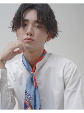 センター分け×波打ちアップバング