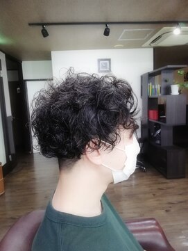 プラス(PLUS) かき上げメンズパーマ