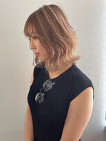 エル セルカ 高田馬場(el CERCA)&nbsp;極細ハイライト★ミルクティーベージュ×外ハネ波ウェーブボブ