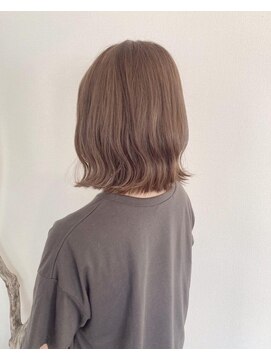 オーシー 四ツ井店(O'sea) ミルクティーベージュ