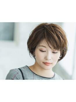 白髪でも明るくトレンド感のあるカラーが叶う◎経験豊富なスタッフが髪質を見極め最適なカラーをご提案♪