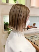 ヒビヲ(HIBIO)&nbsp;ハイトーンボブダブルカラーミルクティーベージュカラー横浜西口