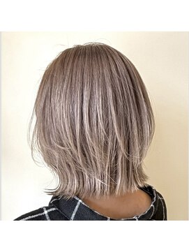 イオエ(ioe) 前髪/アンブレラカラー/こなれミディ/イメチェン/ウェーブパーマ