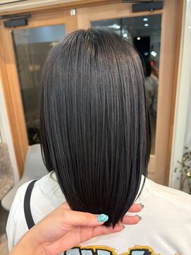 ロッカ(ROCCA) シルキーストレートボブ