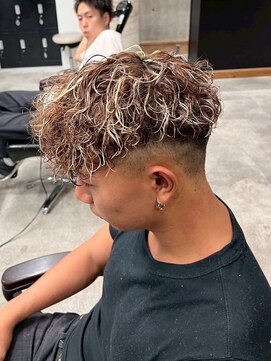 イーラ(era) メッシュツイスパパーマ/メンズ/刈り上げ/眉毛/ツイスト