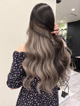 リオリス ヘア サロン(Rioris hair salon) ロング／インナーカラー／ホワイトベージュ／グレージュ