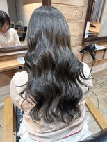 シー.(SHE.)&nbsp;ダークカラー×ゆるウェーブ