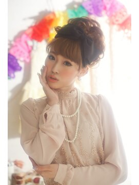 ヘアメイクサロンシャルメ(Hair Make Salon CHARMER) レトロカールアップ