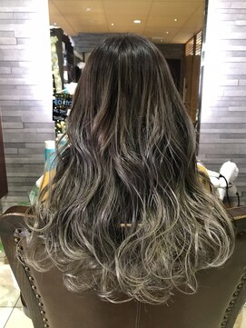 美容室 イルフェドゥ(Il fait doux) ロングモノトーンパープル