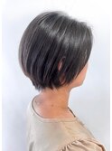 丸みのある束感ショートスタイル