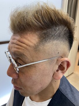 オオノ イキ堂島店(ONO) スキンフェード×パーマスタイル