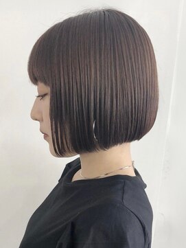 エリマ 横浜西口(elima) 横浜西口大人ショートレイヤーカットベージュカラー丸みボブ●