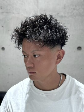 メッツ 原宿(METS) MEN'S/ツイストピンパーマ×フェード/短髪/男髪/無造作