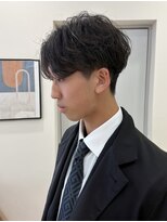 ハニー 町田(HONEY)&nbsp;シャドウパーマ アップバング 黒髪