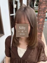 ニフティー(Nifty)&nbsp;グレージュ/ブリーチカラー/レイヤーカット