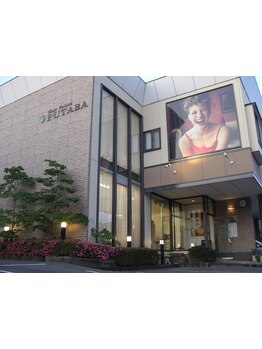 心地よい日差しと開放的な店内で日々の疲れも癒される…。お子様連れの方・ご家族でのご来店も大歓迎です♪