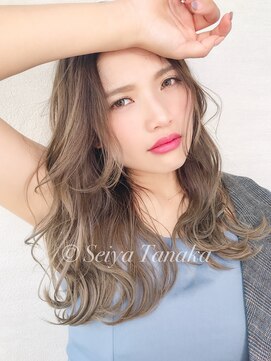 エル(elle) 美髪のススメ小顔ハイライトアッシュベージュカラー錦糸町南口