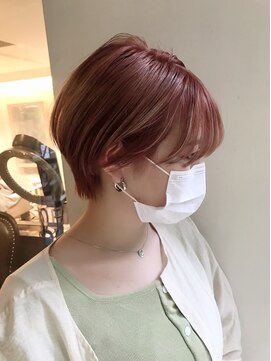 ナック ウメダ(knack UMEDA) ピンクオレンジ耳かけショート◎20代30代40代