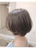 ショートボブ、ミルクティーベージュ