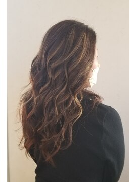 ヘアーアンドネイル ルシア(Hair&Nail Lucia) 白髪ぼかしハイライト