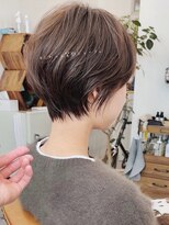 ビュー フクオカ(VIEW FUKUOKA)&nbsp;大人かわいい美髪ホワイトグレージュ ネビージュショートボブ