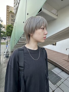 ムジーク(Musiiik) ショートウルフとシルバーグレー